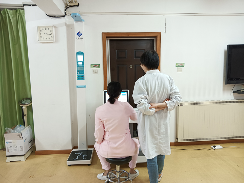 茶港醫務室引進全功能健康一體機提升服務水平